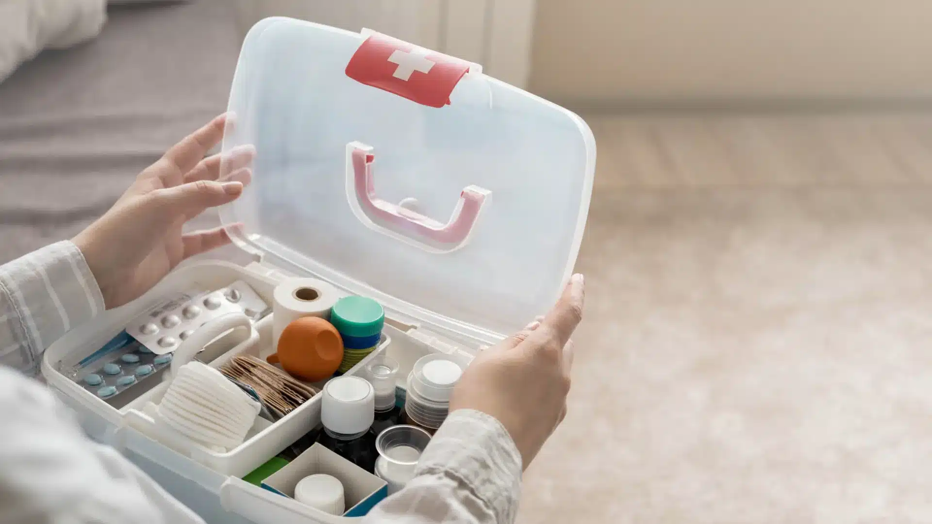 Rodrigo a 12 ans, il veut être inspecteur et il se promène avec un kit de premiers secours.