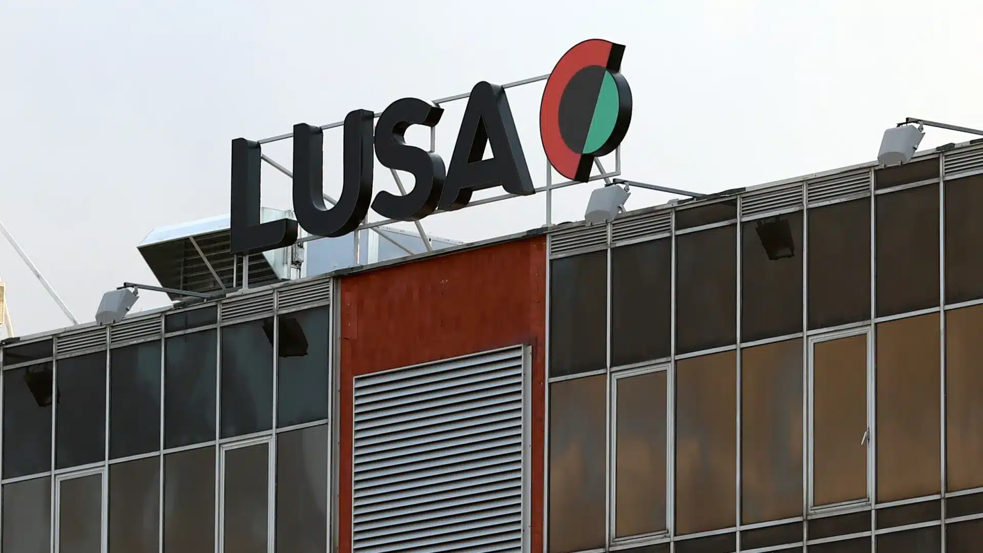 RTP et Lusa préoccupés par l'avenir pointent le manque de transparence du gouvernement.