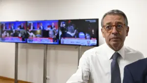 Seguro a cessé ses fonctions et a donné des parts à ses enfants.