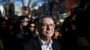 Seguro célèbre deux jours après son investiture au son de Pedro Abrunhosa à Porto.