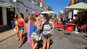 Tourisme au Portugal avec un "net ralentissement" mais continuera de croître