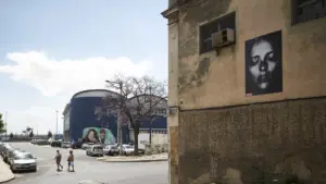 Treize personnes arrêtées pour occupation illégale à Marvila. Ils ont entre 19 et 32 ans.