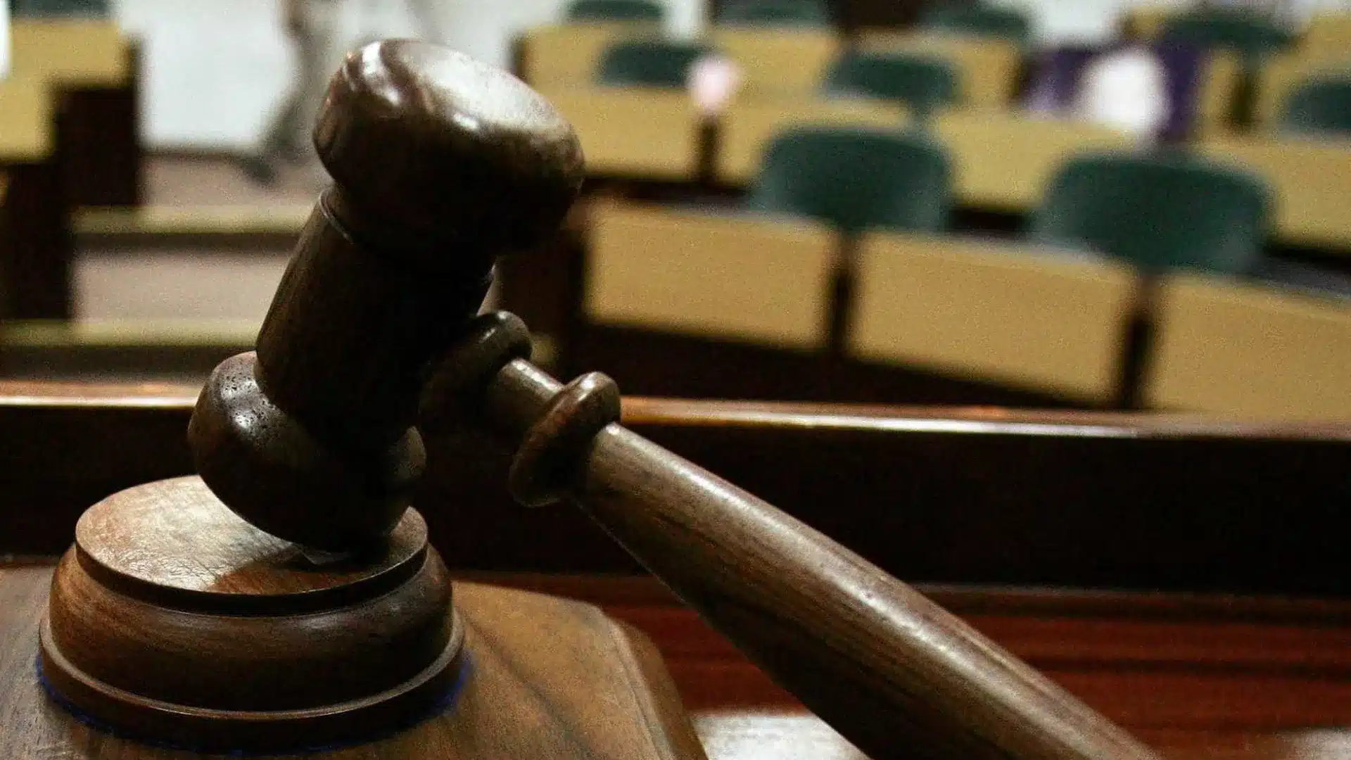 Un garçon accusé d'avoir tué sa mère à Vagos a déjà témoigné au tribunal.