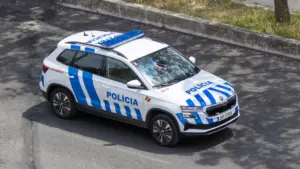 Un garçon de 12 ans utilise une arme blanche pour voler... une trottinette.