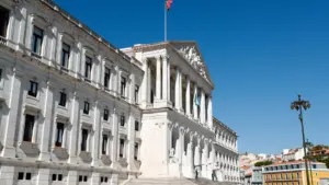 Un groupe de citoyens remet une pétition demandant la "fin de l'idéologie de genre".