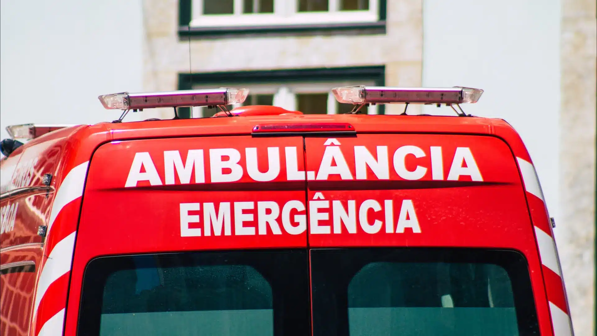 Un homme est mort à Vinhais après la chute du toit d'une étable.