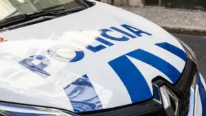 Un homme refuse de s'identifier, blesse des agents de la PSP et est arrêté à Coimbra.