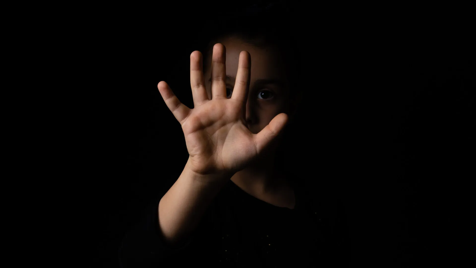 Un projet avertit des lacunes dans la détection des abus d'enfants en ligne.