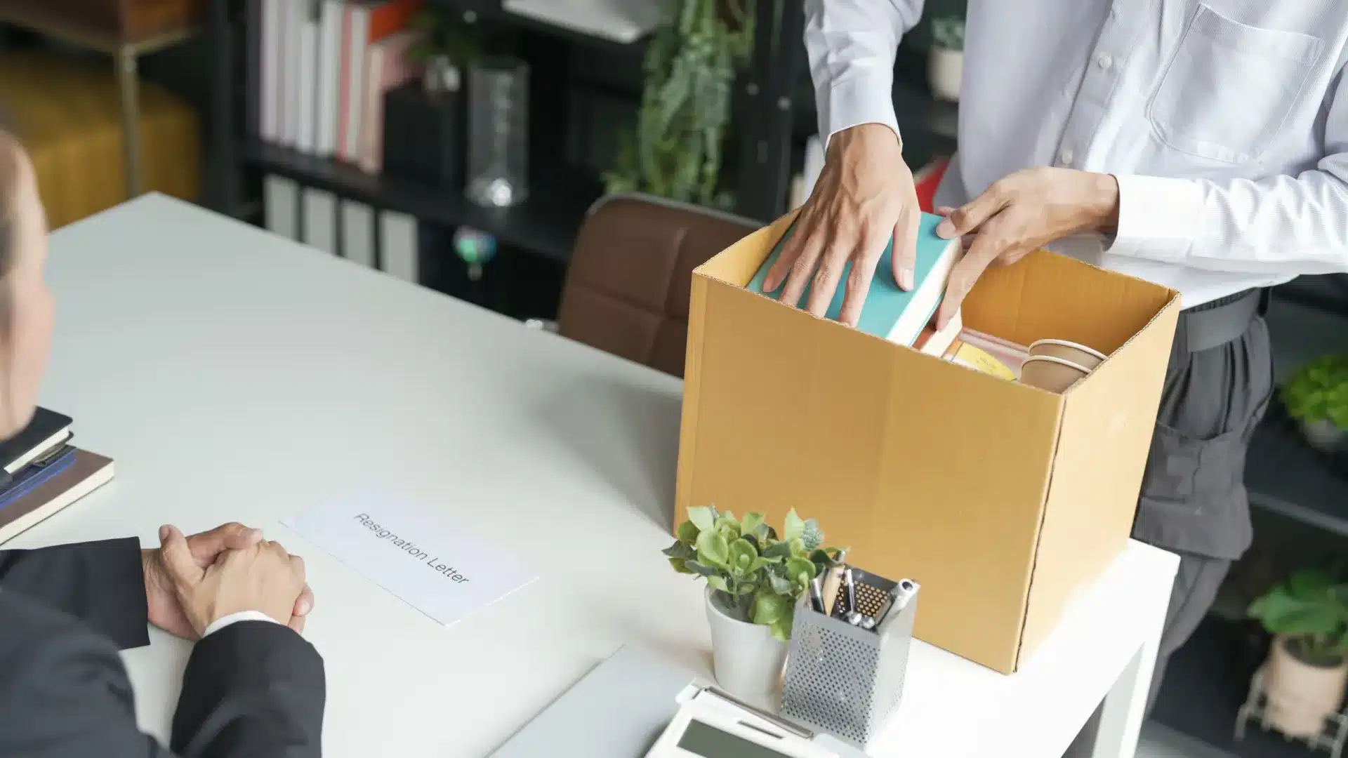 Un travailleur peut-il être licencié pour absence injustifiée au travail ?