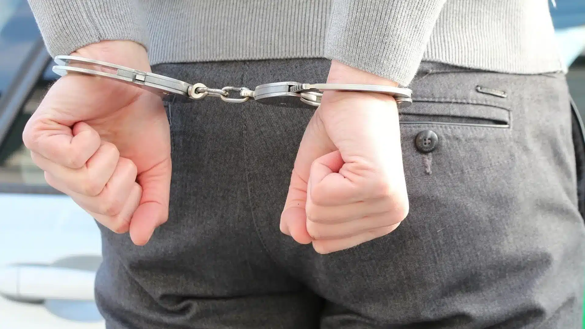 Un voleur sort de prison et est de nouveau arrêté. Cette fois pour des vols en France.