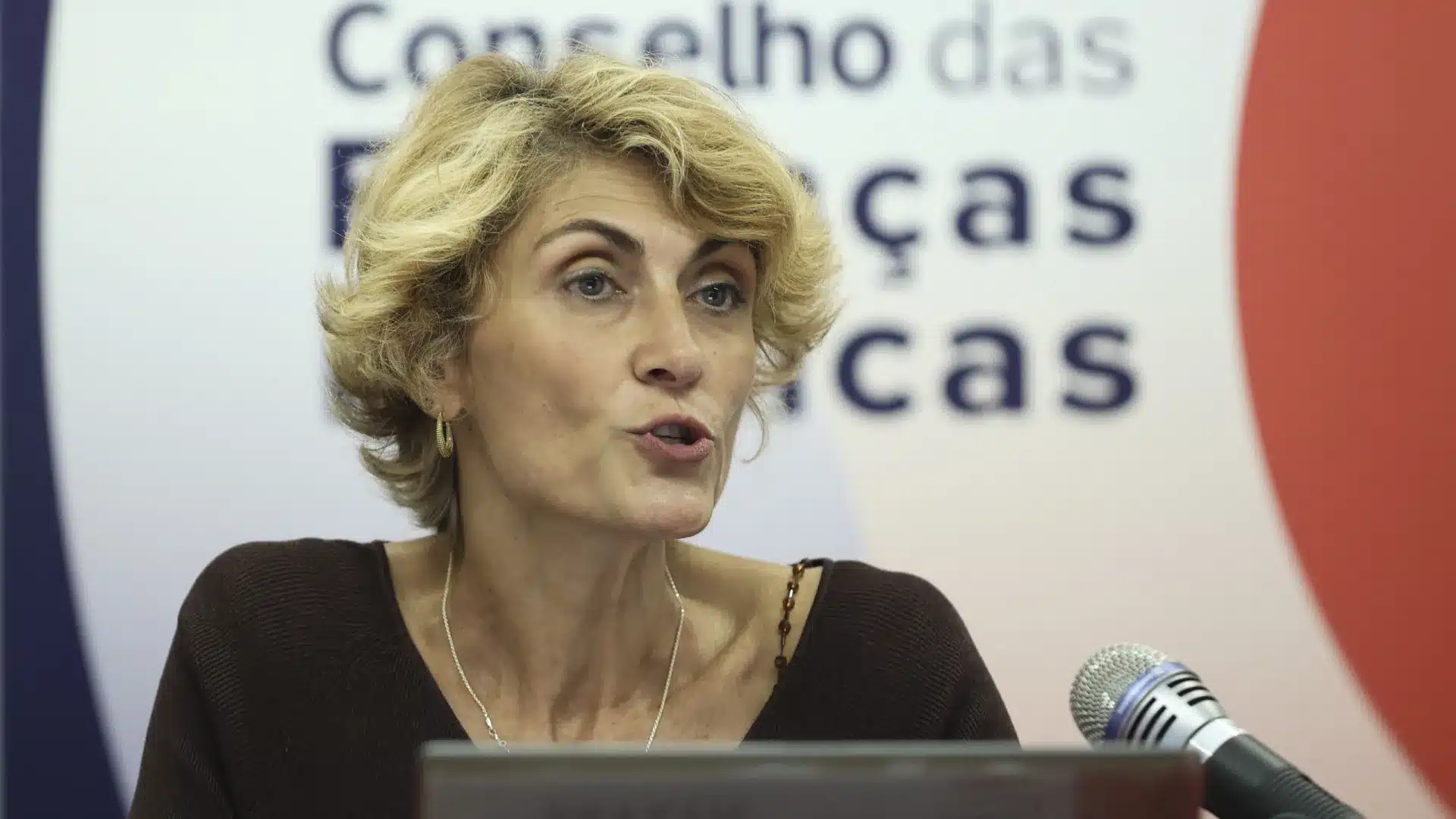 Une dette publique inférieure à 90 % du PIB donne un "effet psychologique" aux marchés.