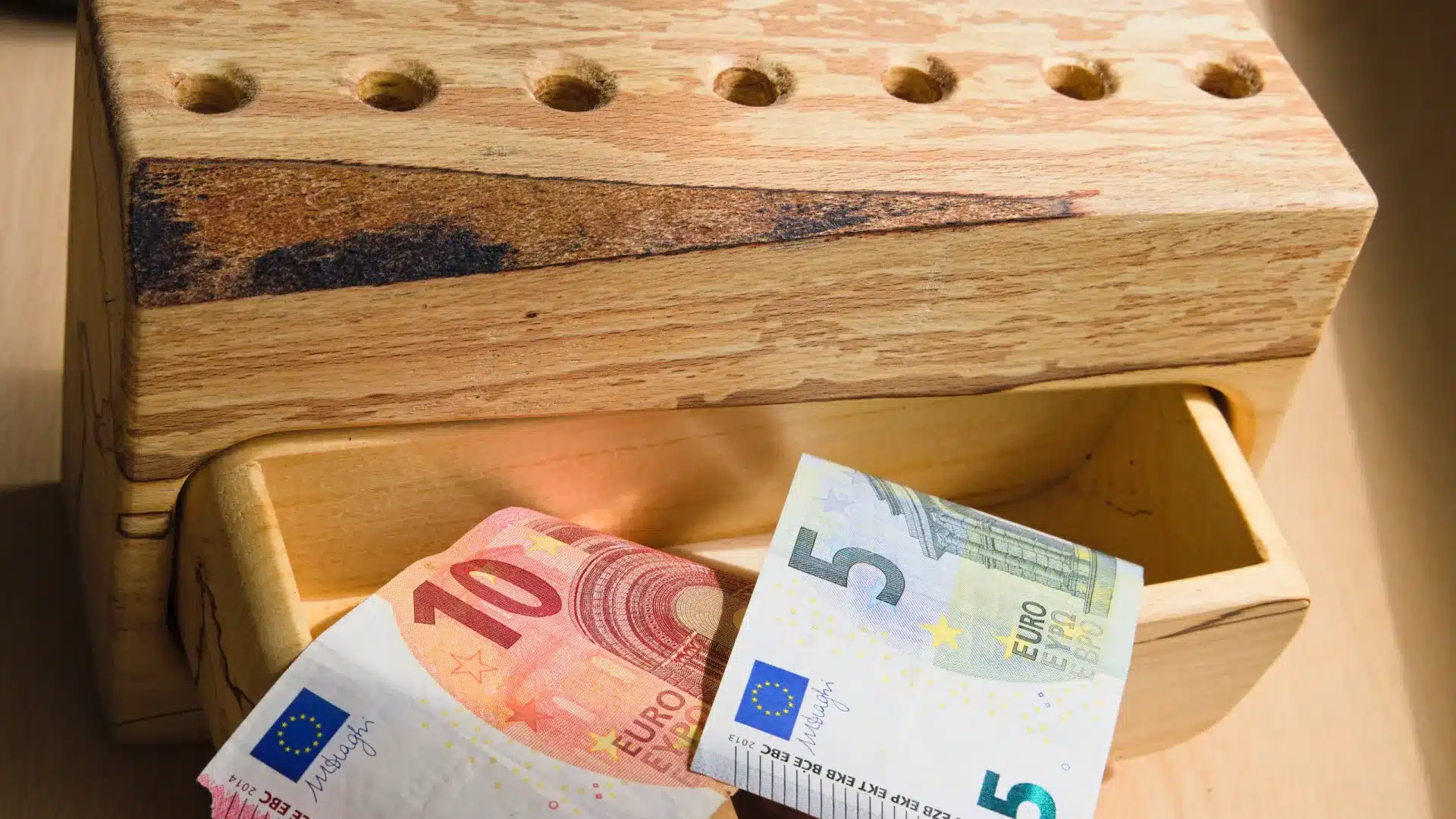 Urgence : Après tout, combien d'argent une famille doit-elle avoir chez elle