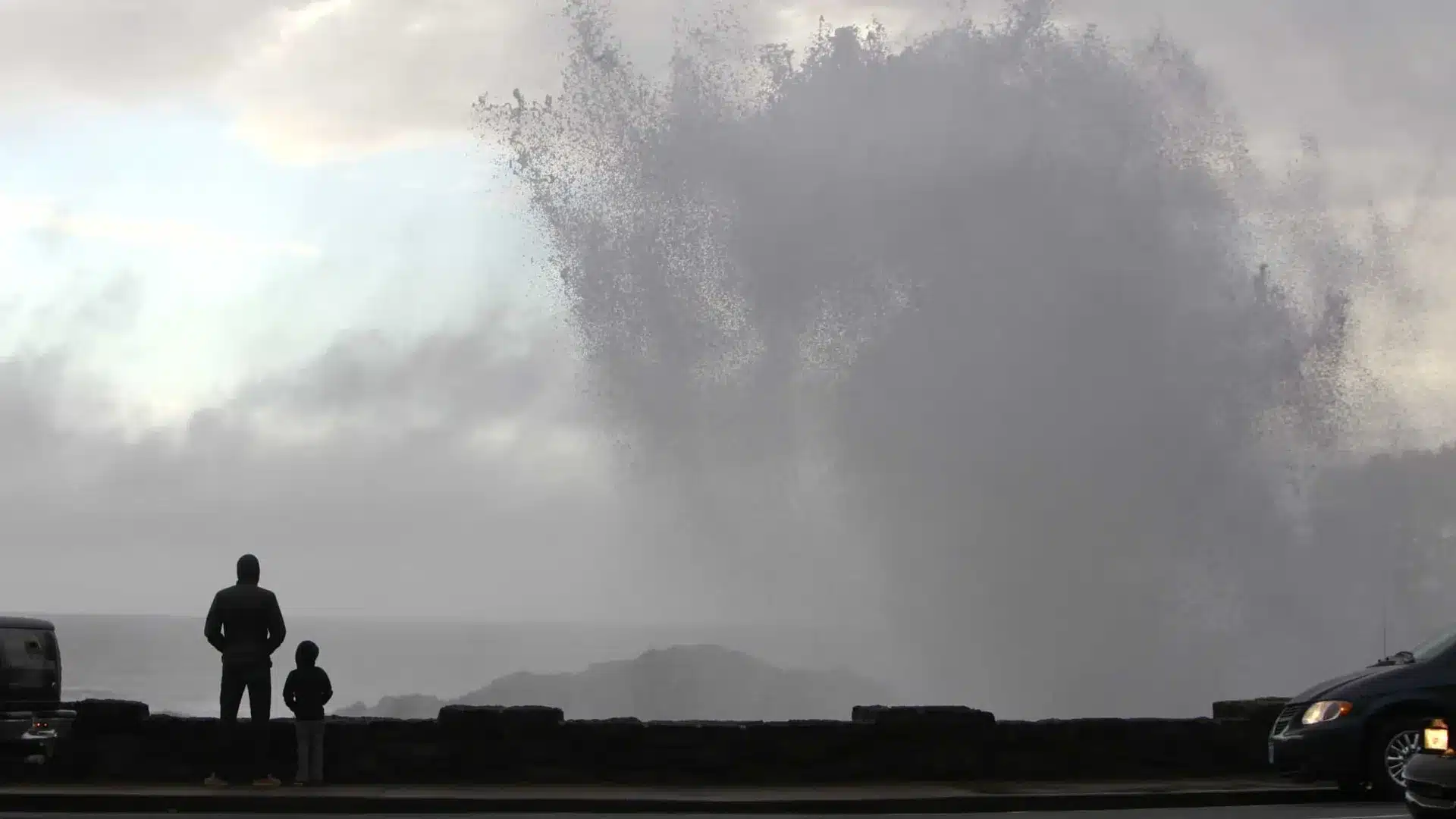 Vent, houle et neige : Des avertissements arrivent pour plusieurs districts