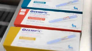 Vente de médicaments pour l'obésité explose. Ils peuvent coûter jusqu'à 300€/mois.