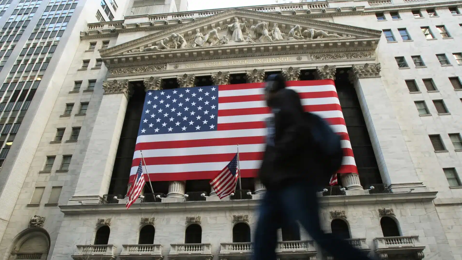 Wall Street clôture en nette baisse affectée par le Moyen-Orient et les nouveautés dans l'IA.
