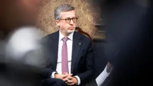 25 avril ? Pétition contre la "dévalorisation" de la date est une "attaque politique".