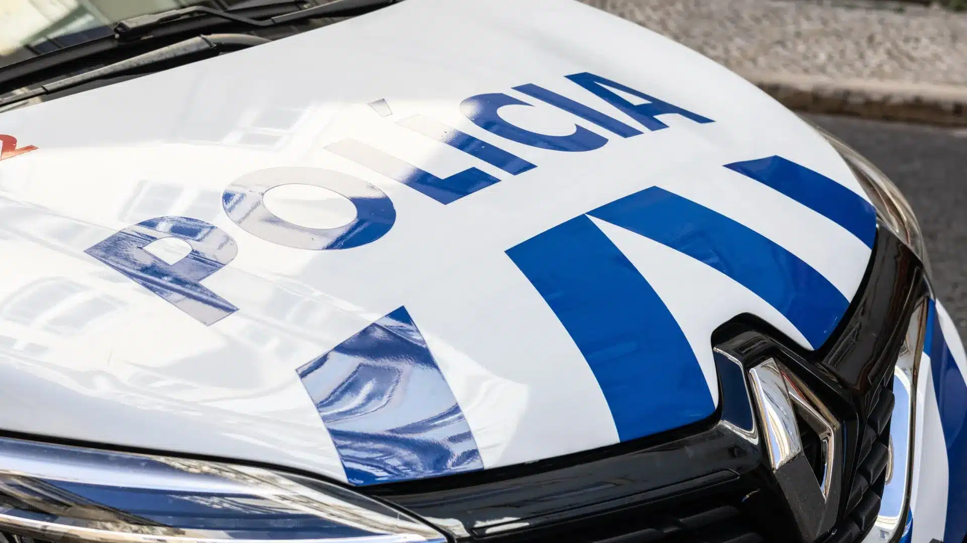 A essayé de passer un passage à niveau et finit arrêté. "Forte odeur d'alcool"