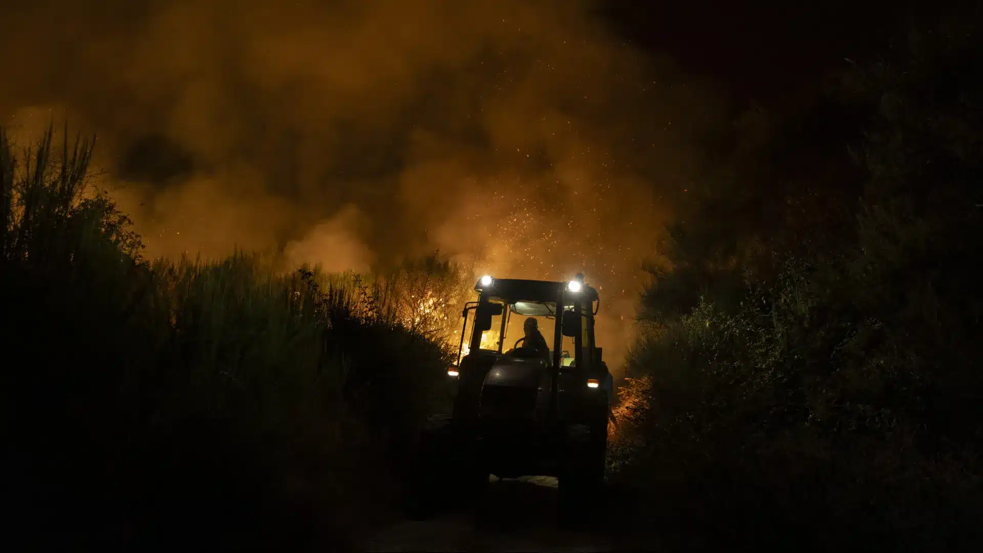 A1 rouverte dans le sens Sud-Nord, à Aveiro. Incendie en phase de résolution