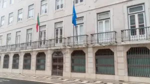 Accorder du crédit ? Banque du Portugal alerte sur une entité sans autorisation.