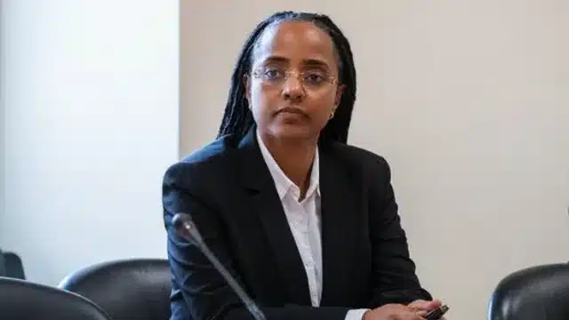 Aguiar-Branco défend comme définitif le vote du PS pour censurer Eva Cruzeiro.