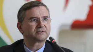 Américo Aguiar demande "une inquiétude face à la souffrance du monde" à Pâques.