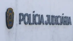 Arrêté après 3 ans d'abus sexuels sur sa belle-fille. Psychologue a dénoncé.