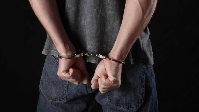 Arrêté pour avoir agressé sa compagne qui a dû recevoir un traitement hospitalier