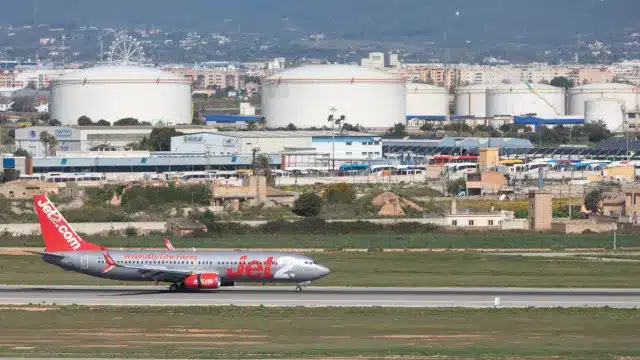 Avion de la Jet2.com déclare une urgence et atterrit en toute sécurité à Faro.