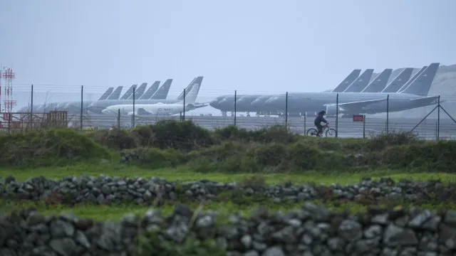 Base das Lajes ? Le Portugal "viole le droit international".