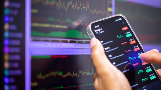 Bourses européennes en hausse mais avec des doutes sur les négociations et le détroit d'Ormuz.