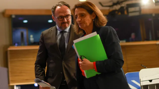 Bruxelles admet des impôts nationaux sur les bénéfices extraordinaires.