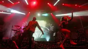 Buraka Som Sistema dévoile aujourd'hui sa première chanson inédite en douze ans.