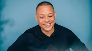 Célébration du 25 avril à Porto avec Carlão et Galandum Galundaina