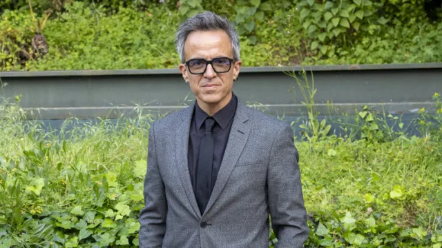 "Comment défendre la démocratie si ceux qui veulent la détruire sont ici"