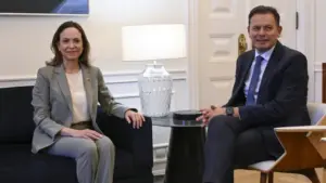 Corina a eu une "excellente et productive conversation" avec Montenegro. Les images