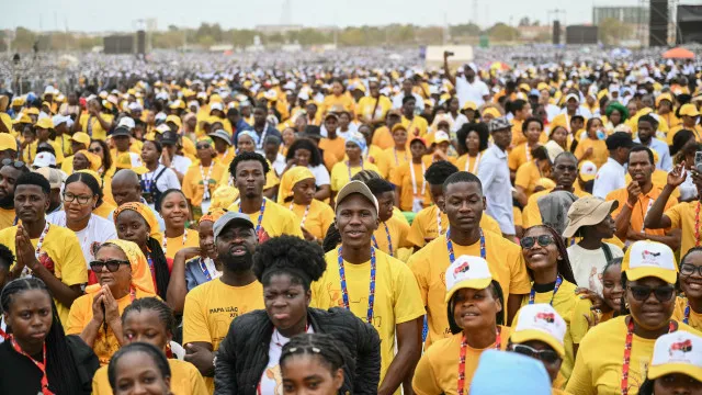 Des amies portugaises rejoignent les fidèles à Kilamba et mettent en avant le message de Leão.