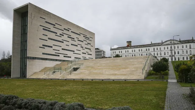 Élections pour le recteur de l'Université Nouvelle reprogrammées pour jeudi.
