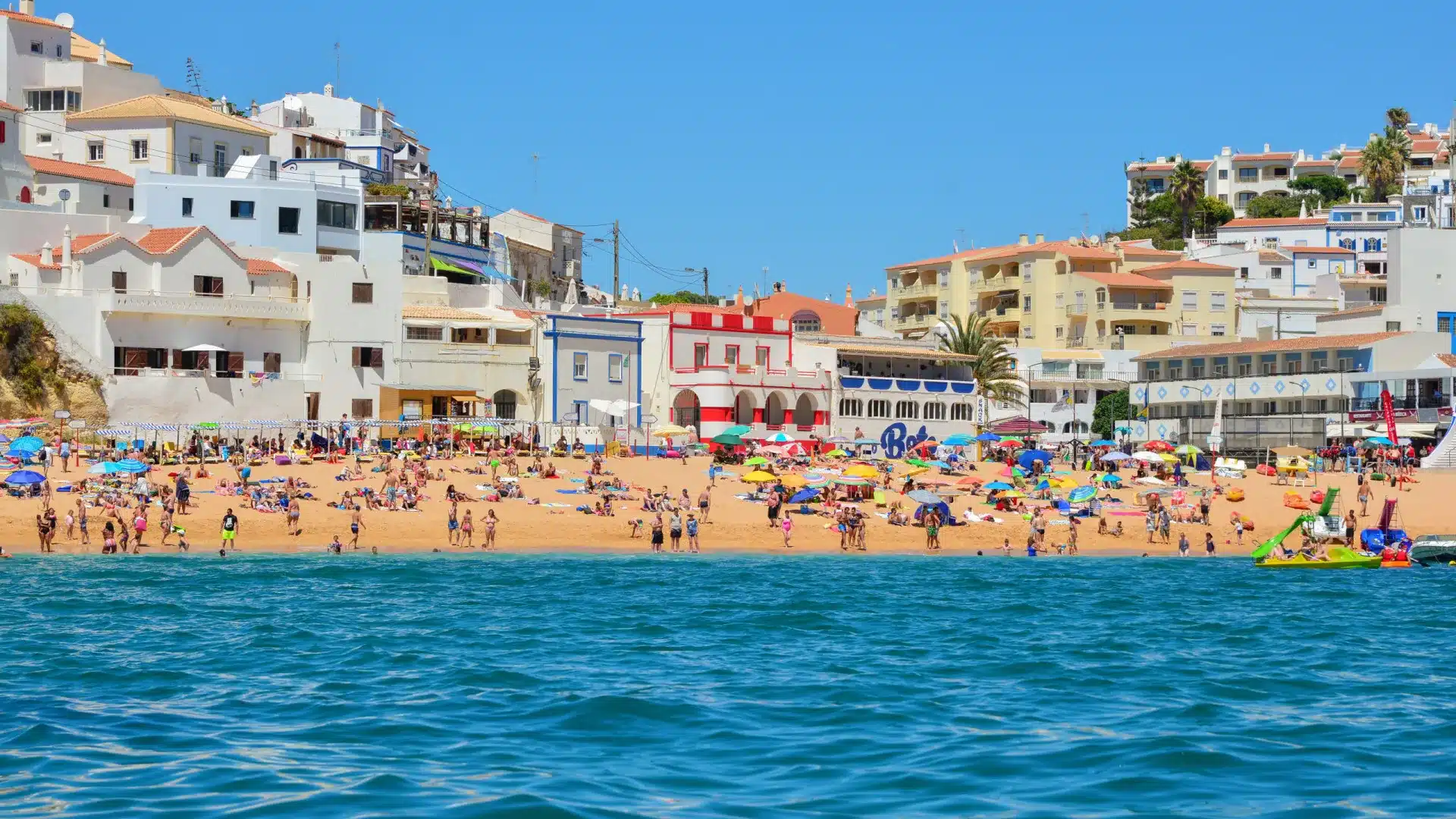 Été : Fédération préoccupée par le manque de maîtres-nageurs-sauveteurs