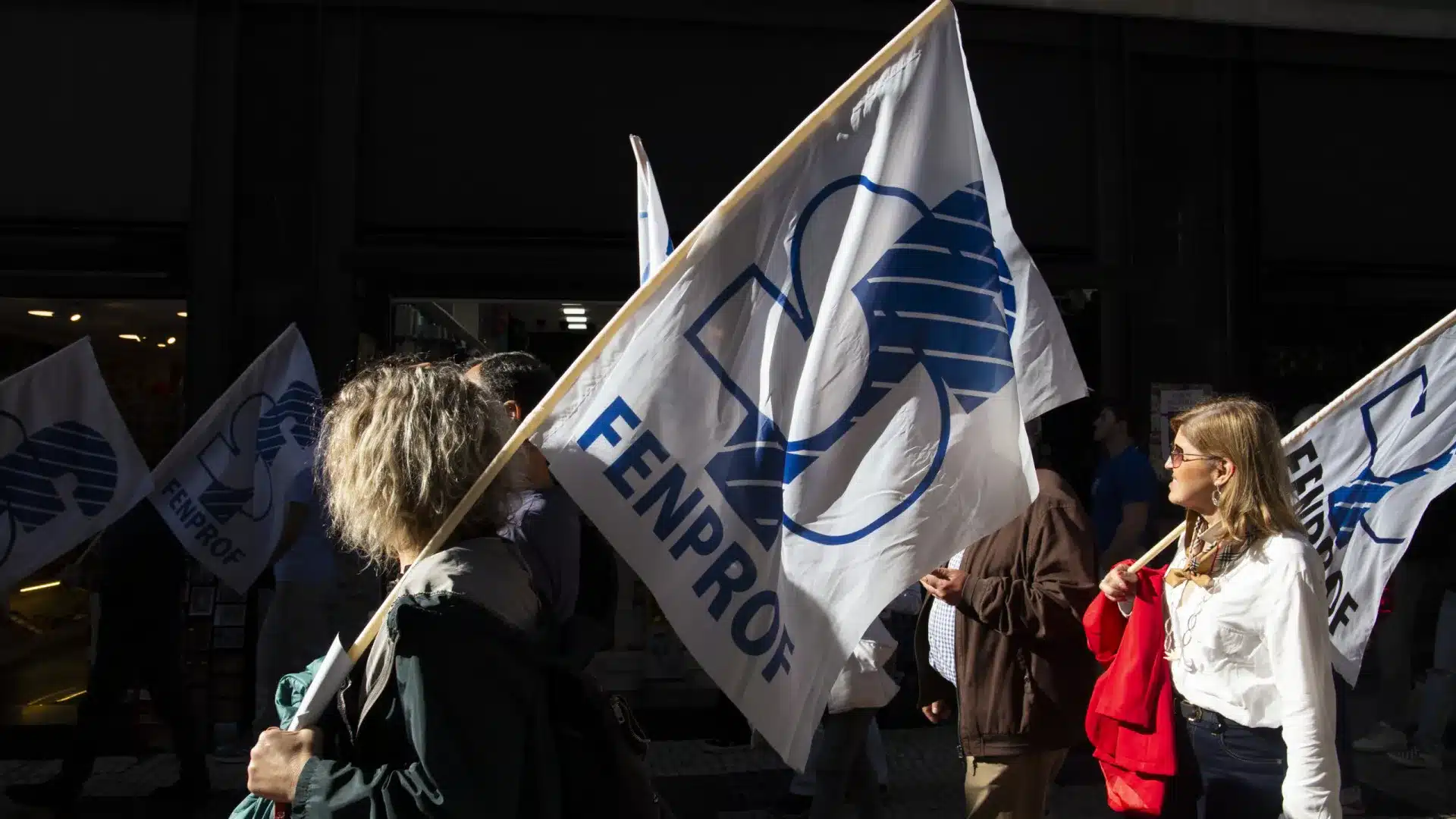 Fenprof rejette la révision du programme sans la participation des enseignants.