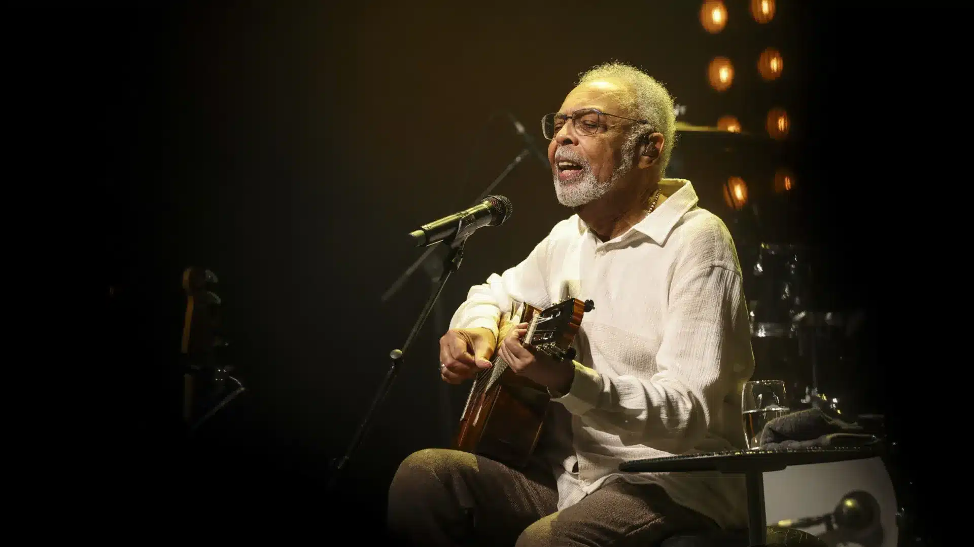 Gilberto Gil laisse "aquele abraço" à Porto (et Marcelo était présent). Voir
