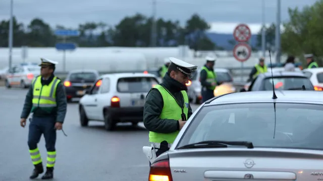 GNR saisit près de deux millions de doses de cocaïne (seulement) en une semaine.