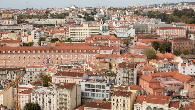 Habitation ? Mesures pour lutter contre la crise seulement avec effet dans "4, 5 ou 6 ans".