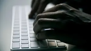 IGAC a reçu 2 100 plaintes de piratage en ligne en 2025