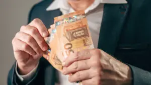 Il y a de nouvelles limites sur les certificats d'épargne. Découvrez les changements.