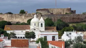 La Câmara de Castro Marim détecte 100 maisons illégales et 70 % doivent être démolies.