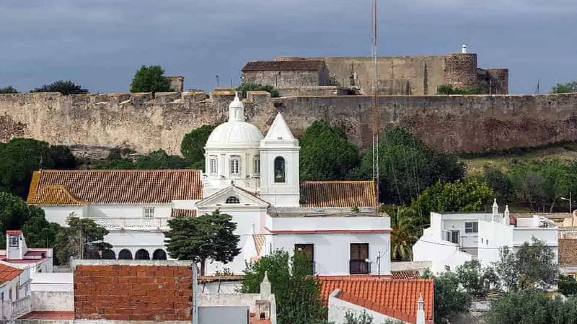 La Câmara de Castro Marim détecte 100 maisons illégales et 70 % doivent être démolies.