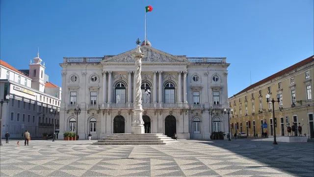 La Câmara de Lisbonne discute un nouveau plan pour l'intégration des migrants.