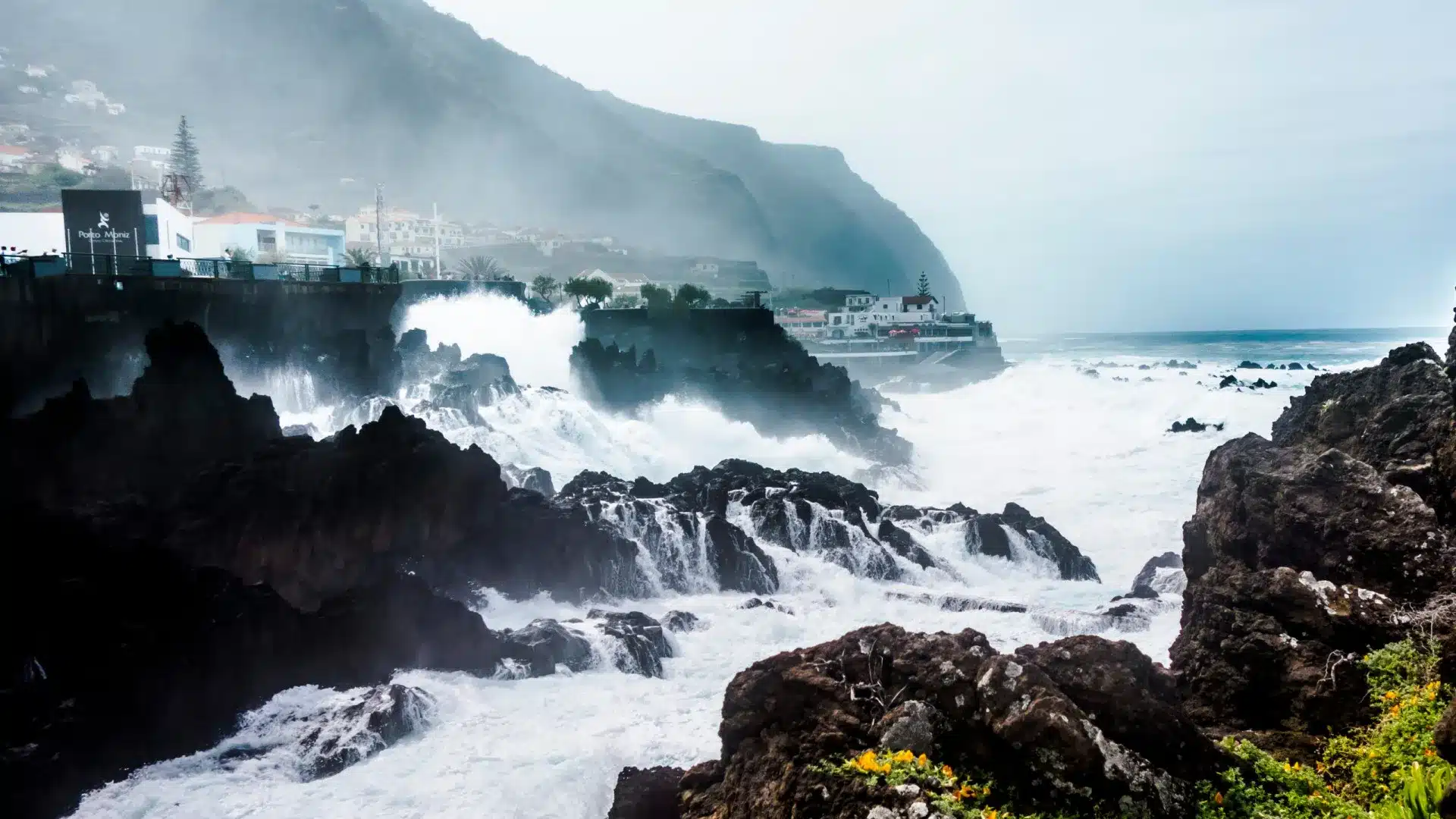 La capitainerie de Funchal prolonge l'avis de forte agitation maritime jusqu'à lundi.