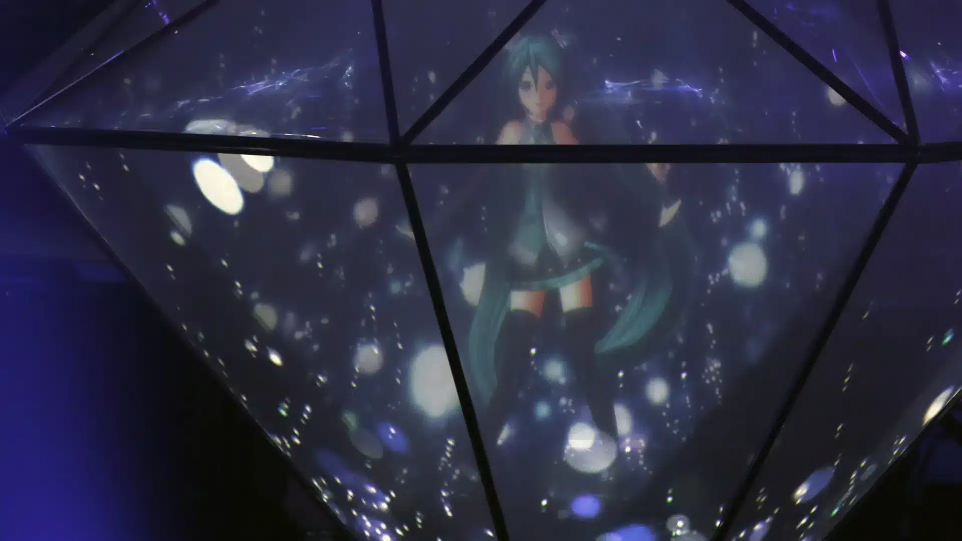 La chanteuse virtuelle japonaise Hatsune Miku se produit en novembre à Lisbonne.