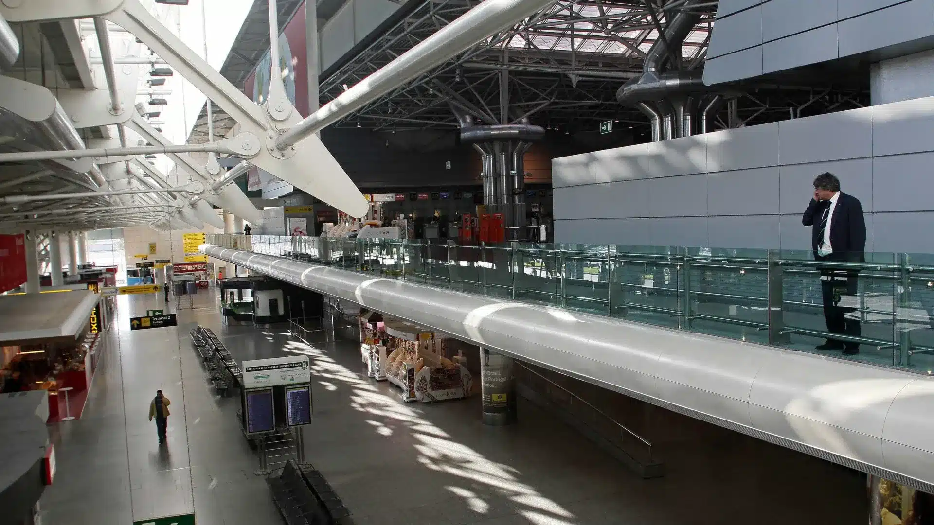 La collecte de biométrie a été de nouveau suspendue aujourd'hui dans les principaux aéroports.